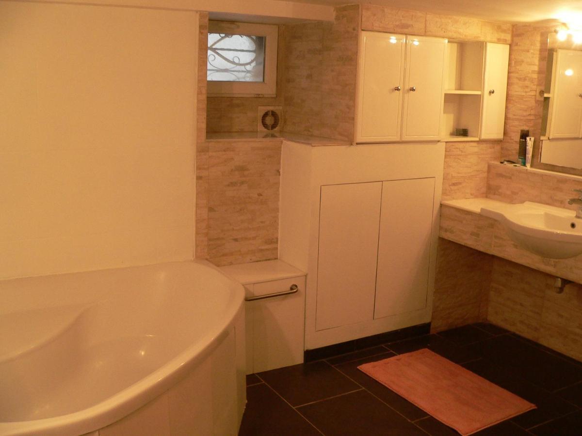 liège 4420 rue jean Jaurès 45 grande maison joyeuse avec terrasse 30m2 pour 8 personnes maximum Saint-Nicolas  Extérieur photo