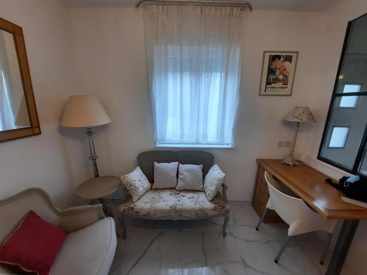 liège 4420 rue jean Jaurès 45 grande maison joyeuse avec terrasse 30m2 pour 8 personnes maximum Saint-Nicolas  Extérieur photo